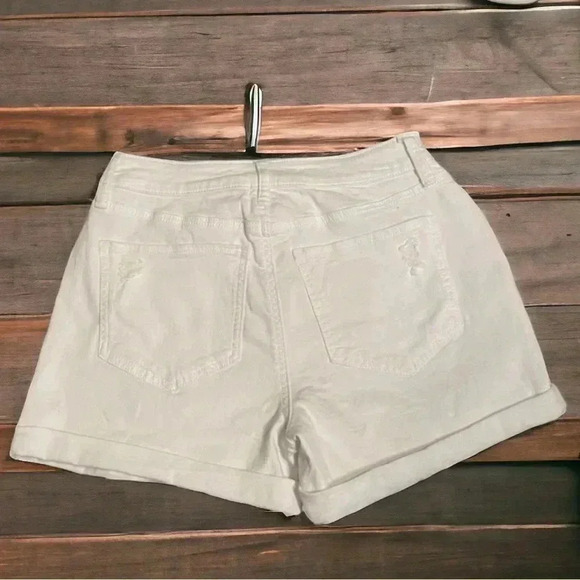 SO Kohls size 5 white curvy midi high rise size 5 ripped denim jeans shorts - Picture 2 of 3